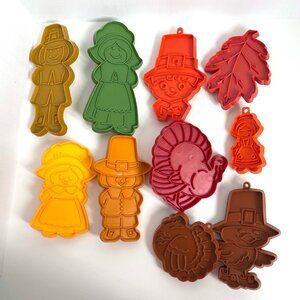 Hallmark Cookie Cutters Thanksgiving Fall  Pilgrims Leaves Vintage